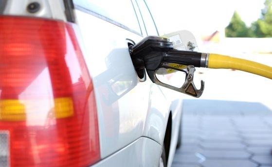 Цените на горивата ще се задържат под  2 лева за литър през август 